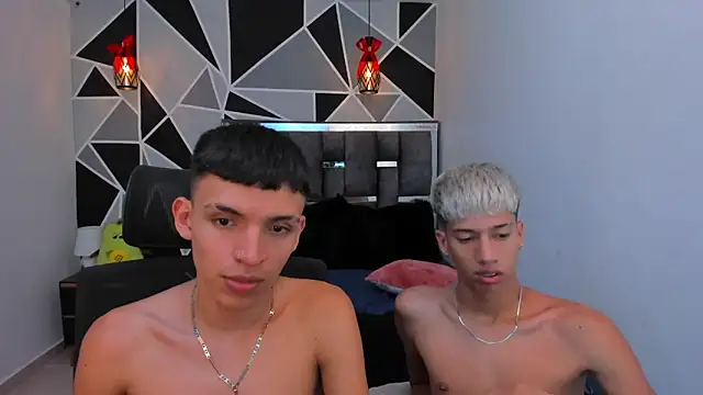 แชท XXX สดของ Juan_Nd_Steven