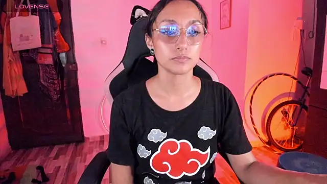 adrena_10 Adlı Modelin Canlı XXX Sohbeti