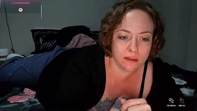 julimonroe élő XXX-chatje