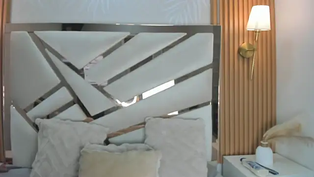 Eimy_CurvyのライブXXXチャット