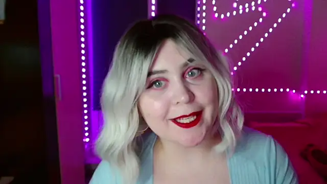 Lulovian Live XXX chat