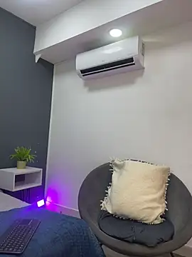 Robin_Rief: διαδικτυακό σόου στην κάμερα