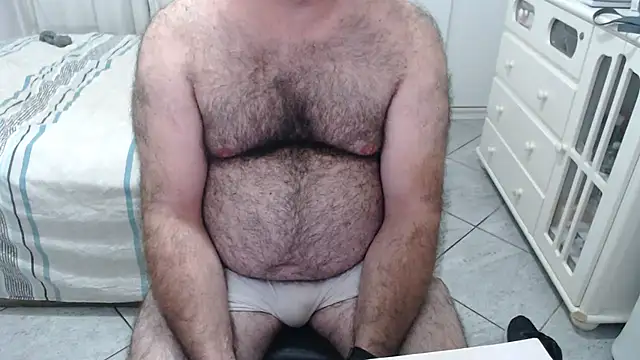 XXX chat uživo modela MysterBearMG