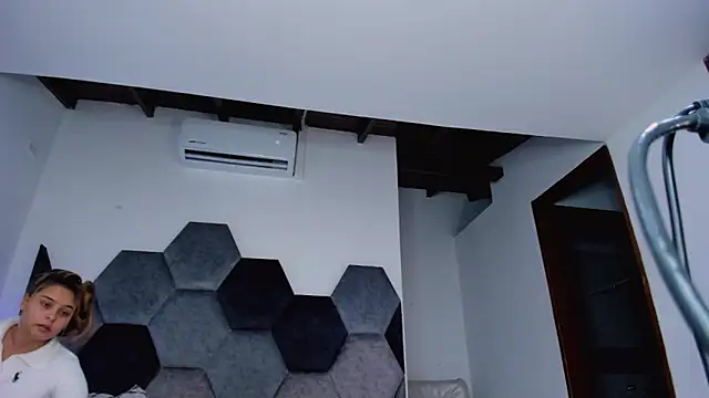 MikaelaStone: απευθείας συνομιλία ΧΧΧ