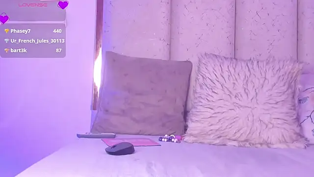 Chatroom XXX en direct de violeta_olsen