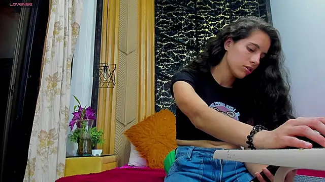 MiaCoursのライブXXXチャット