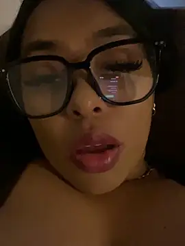 PUSHYLATEn Live XXX chat