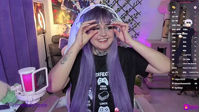 MaddyFooxx Adlı Modelin Canlı XXX Sohbeti