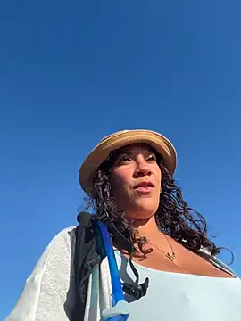 Bigbuttbrooklynn Show in webcam