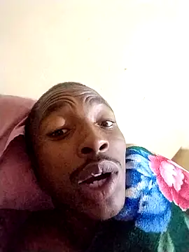 alphamale25 élő XXX-chatje