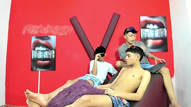 AVENGER_BOYS2026's Live XXX Chat