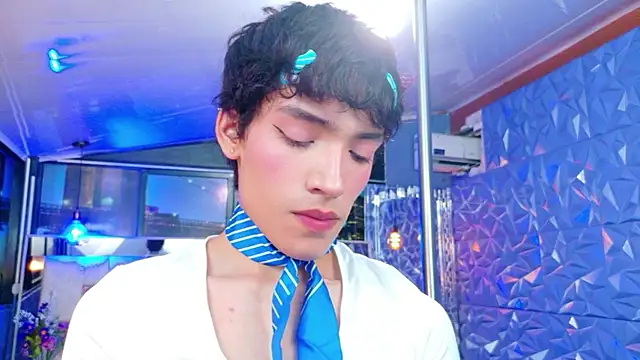 AlecciaNova: απευθείας συνομιλία ΧΧΧ