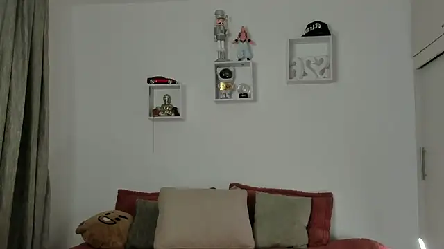 Pokazy przed kamerką – Ezzio_Scolaro