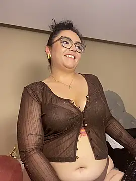 Chatroom XXX en direct de AlmaraRouge