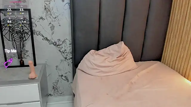 SHARLOTTE_SUITTE লাইভ XXX চ্যাট