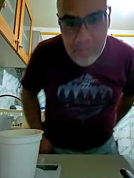 Pokazy przed kamerką – PhillDrake11