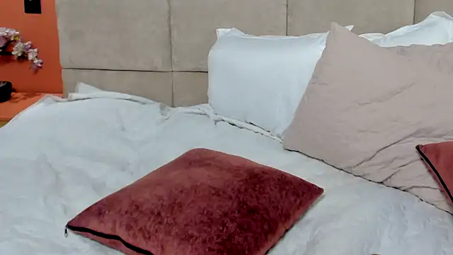 EmaSaenz: απευθείας συνομιλία ΧΧΧ