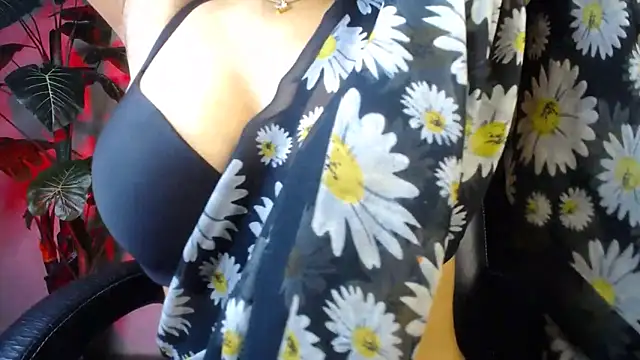 Pokazy przed kamerką – kiara_1122