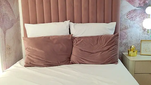 SophieFinn: онлайн-секс-чат