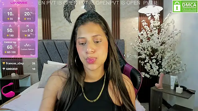 Atiena_ élő XXX-chatje