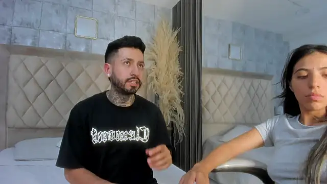 StevenAndLaura live XXX chat