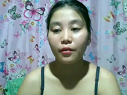 SexyAsianPussy4u webcam show