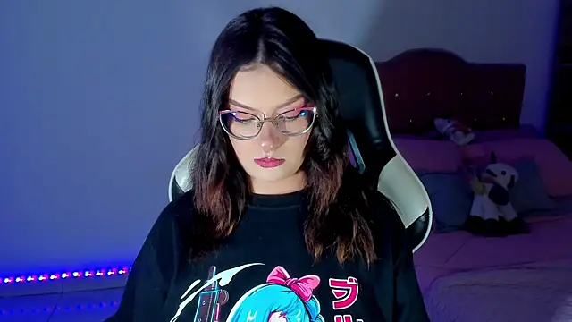 Chat +18 de OphelianaRose33 ao vivo