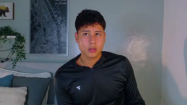 Raiden_boyy webkamerás műsora