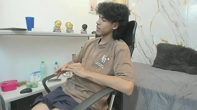 Zayn_Fox32 Webcamshow