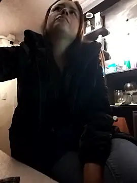 karlagiraldo198のライブXXXチャット