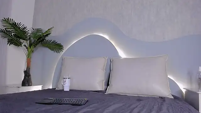 XXX chat uživo modela CannelaSmith