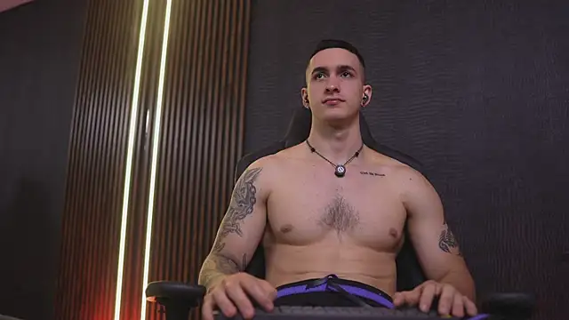 عرض كام JacksonOlsenn