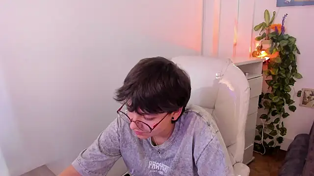 Nathaly_ds Adlı Modelin Canlı XXX Sohbeti