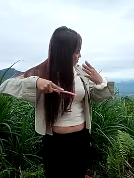 Lunababy3 在線直播表演