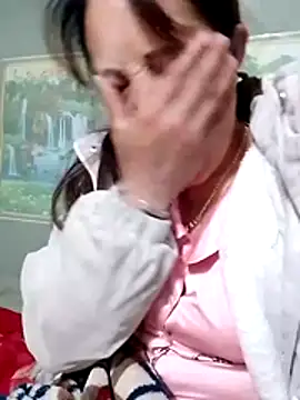 Gummiesu 在線直播表演