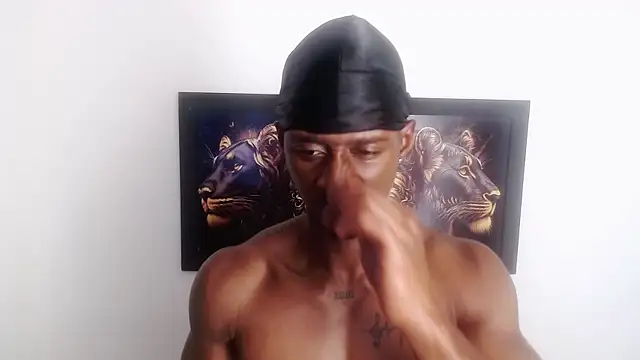 Živý XXX chat drake_brwon_23