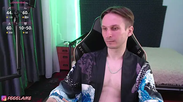 Pertunjukan Kamera Web F666LAME