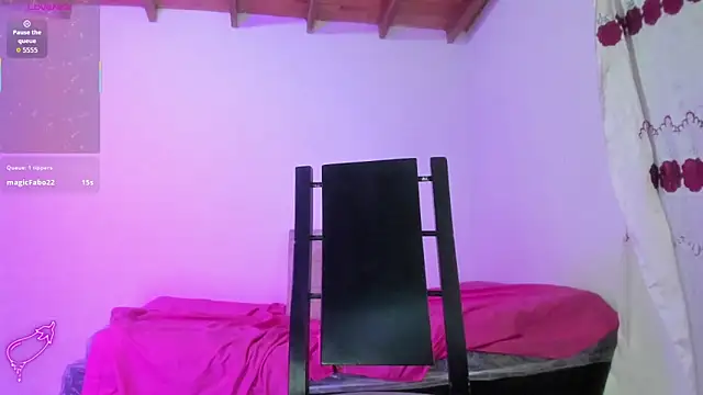 Nikki__uwu élő XXX-chatje