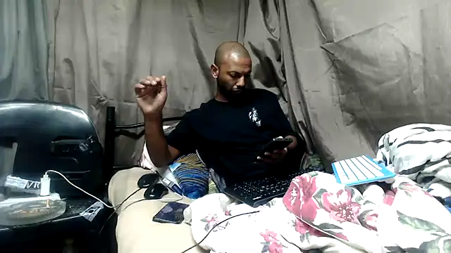 Camodick Adlı Modelin Canlı XXX Sohbeti