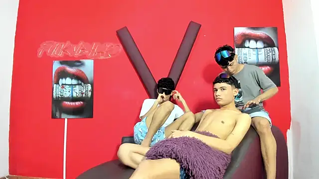 AVENGER_BOYS2026 即時 XXX 聊天