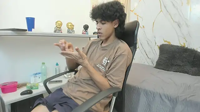 Zayn_Fox32n Webbikameraesitys