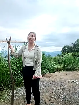 Lunababy3 即時 XXX 聊天