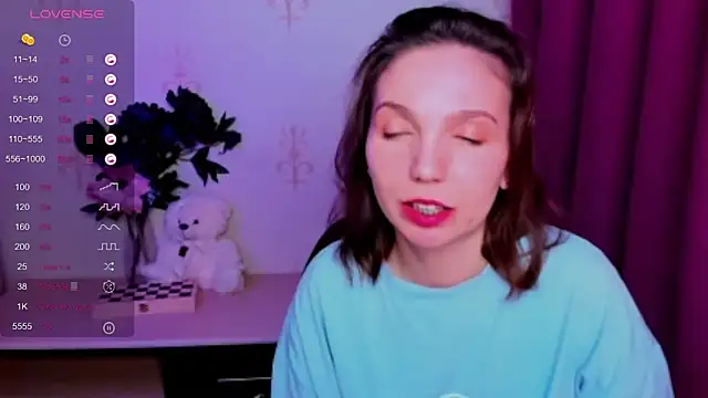 KindHazelHere_ élő XXX-chatje