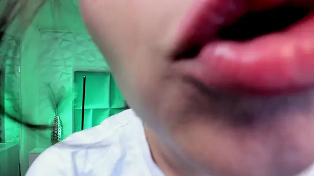 HollyPeach: απευθείας συνομιλία ΧΧΧ