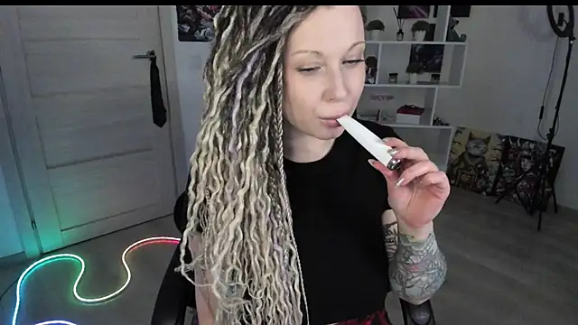 HoneySallyMoore 即時 XXX 聊天