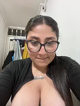 croftsmila Show in webcam