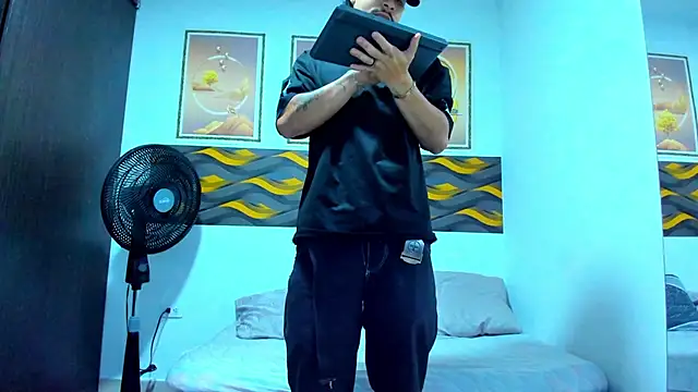 Chat +18 de Leon_Hotx ao vivo