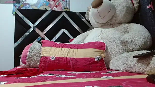 SarithaBunny: διαδικτυακό σόου στην κάμερα