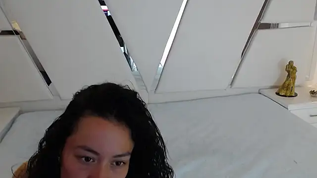 oblivionlove Adlı Modelin Web Kamerası Şovu