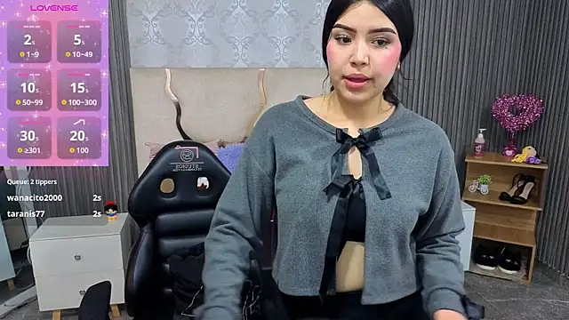 ELA_TAY1's Live XXX Chat